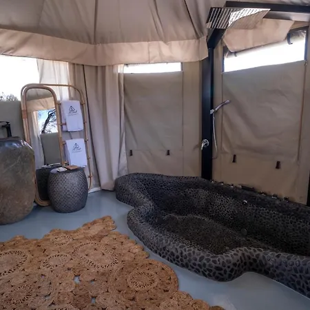 El Toril Glamping Experience Campo de lujo Parrillas